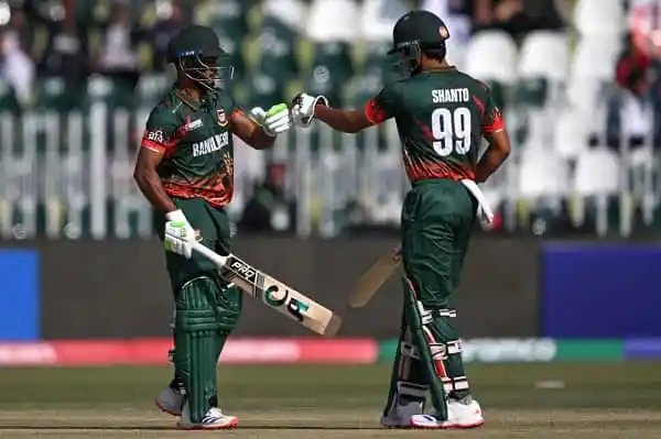 বাংলাদেশের ক্রিকেটাররা মাঠে জোড়া উদযাপন করছে. Channel i News - চ্যানেল আই নিউজ