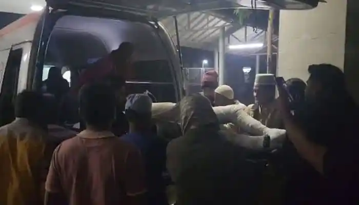 গ্যাস সিলিন্ডার বিস্ফোরণে দগ্ধ শিশুসহ ১১ জনের উদ্ধার কার্যক্রম. Channel i News - চ্যানেল আই নিউজ