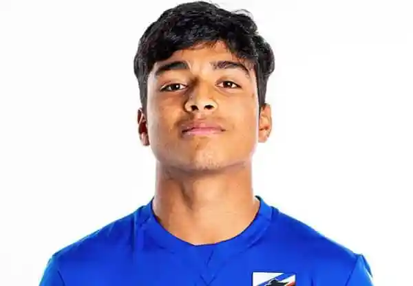 বাংলাদেশের ফুটবল খেলোয়াড় ফাহমিদুল জার্সি পরা. Channel i News - চ্যানেল আই নিউজ