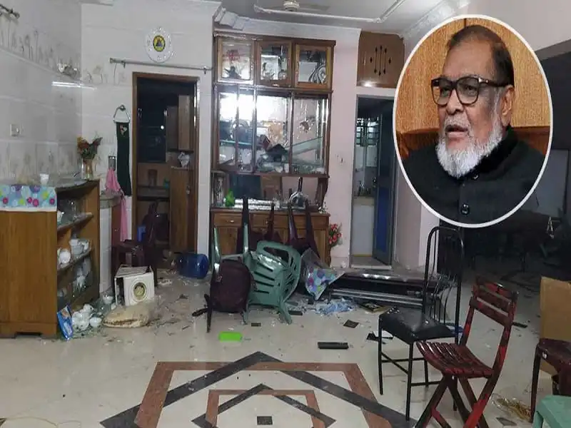 গাজীপুরে সাবেক মন্ত্রীর বাড়িতে ভাঙচুরের ছবি, ক্ষতিগ্রস্ত ঘর ও আসবাবপত্র. Channel i News - চ্যানেল আই নিউজ