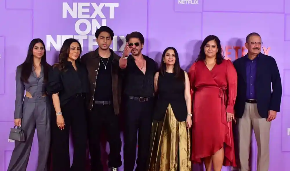 নাটকীয় অনুষ্ঠানে উপস্থিত অভিনেতা-অভিনেত্রীরা. Channel i News - চ্যানেল আই নিউজ