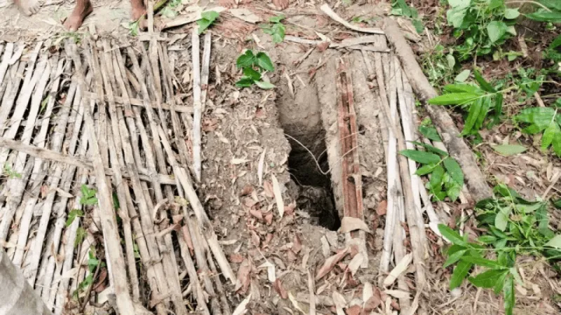 গোপালগঞ্জে কবর থেকে সাবেক ইউপি সদস্যের কঙ্কাল চুরির চিত্র. Channel i News - চ্যানেল আই নিউজ