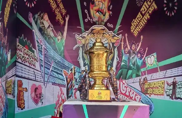 বিশ্বকাপ ট্রফি প্রদর্শনী, ব্যানার ও দর্শকদের সমাগম. Channel i News - চ্যানেল আই নিউজ