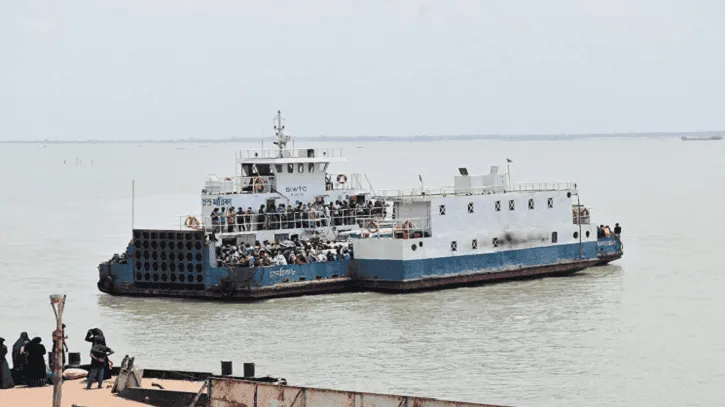নৌরুটে ফেরি চলাচল স্বাভাবিক, দৌলতদিয়া-পাটুরিয়া. Channel i News - চ্যানেল আই নিউজ