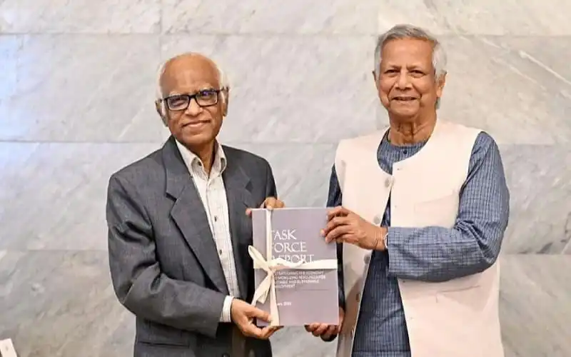 দুই প্রবীণ নেতা আলোচনা করছেন, একটি রিপোর্ট বই হাতে ধরে. Channel i News - চ্যানেল আই নিউজ