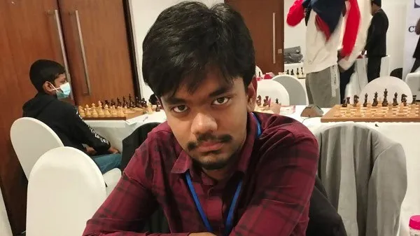 বাংলাদেশের দাবা খেলোয়াড় তাহসিন বিশ্বকাপ বাছাই দাবা প্রতিযোগিতায় অংশগ্রহণ করছেন।. Channel i News - চ্যানেল আই নিউজ