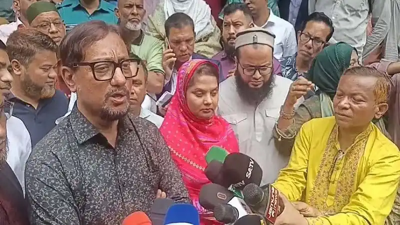 জনপ্রিয় রাজনীতিবিদরা সংবাদ সম্মেলনে বক্তব্য দিচ্ছেন. Channel i News - চ্যানেল আই নিউজ