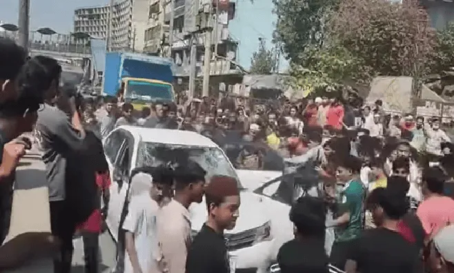 বসুন্ধরায় ইরানি নাগরিকের ওপর হামলার ঘটনায় আটক ২, ব্যাপক জনসমাগম ও পুলিশি উপস্থিতি. Channel i News - চ্যানেল আই নিউজ