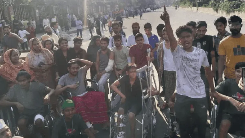 অভ্যুত্থানে হতাহতদের সন্তানদের স্কুলে কোটা সুবিধার জন্য জমায়েত. Channel i News - চ্যানেল আই নিউজ