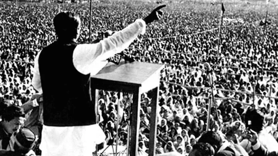 বঙ্গবন্ধু শেখ মুজিবুর রহমান ভাষণ দিচ্ছেন জনসমুদ্রে. Channel i News - চ্যানেল আই নিউজ