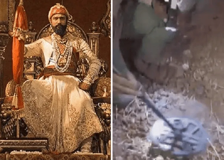 গুপ্তধনের খোঁজে গ্রামবাসী রাতভর খনন করছে, ছবি দুইটি. Channel i News - চ্যানেল আই নিউজ