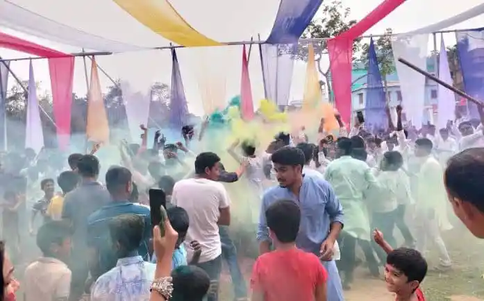 শ্রীমঙ্গলে বর্ণাঢ্য দোল উৎসবের আনন্দের মুহূর্ত. Channel i News - চ্যানেল আই নিউজ