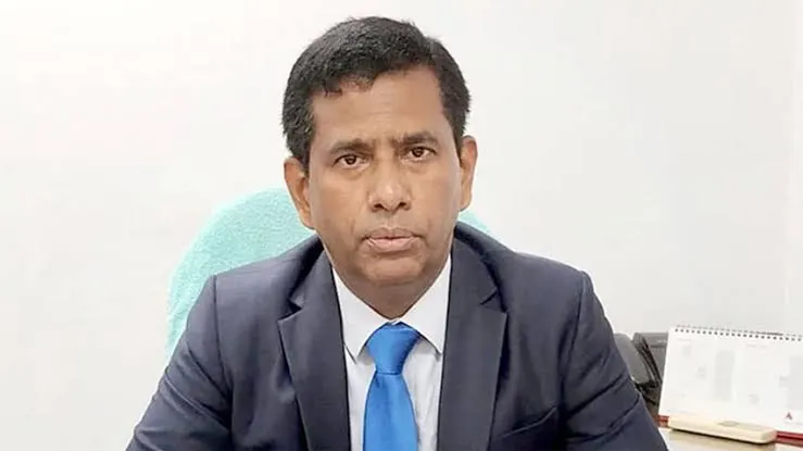 চিফ প্রসিকিউটর সাংবাদিকের সঙ্গে সাক্ষাৎ করছেন. Channel i News - চ্যানেল আই নিউজ