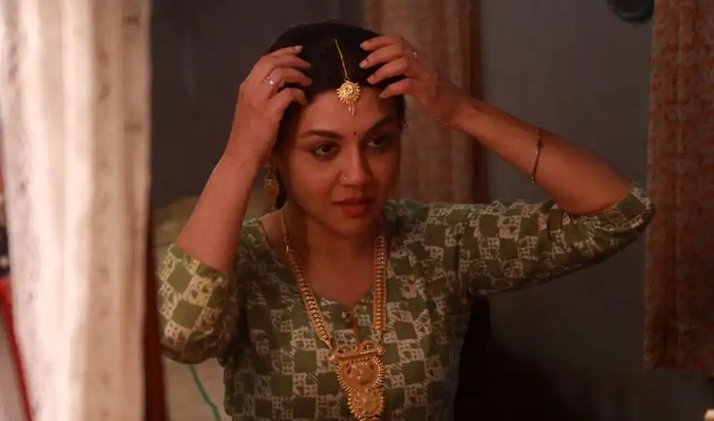 জয়া ওয়েব সিরিজের জন্য প্রস্তুত, ঐতিহ্যবাহী পোশাক পরা. Channel i News - চ্যানেল আই নিউজ