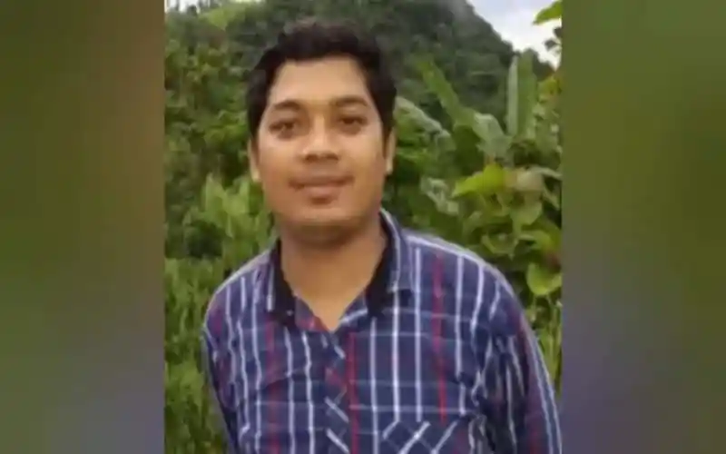 কক্সবাজারে ট্রাক-প্রাইভেটকার সংঘর্ষে নিহত ব্যক্তির ছবি. Channel i News - চ্যানেল আই নিউজ