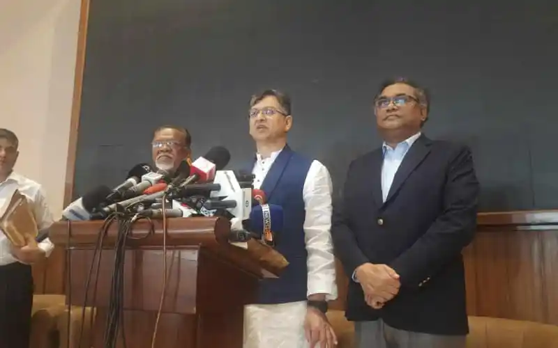 সংবিধান সংস্কারে বিএনপির মতবিরোধের প্রতিবাদে নেতারা সংবাদ সম্মেলনে. Channel i News - চ্যানেল আই নিউজ