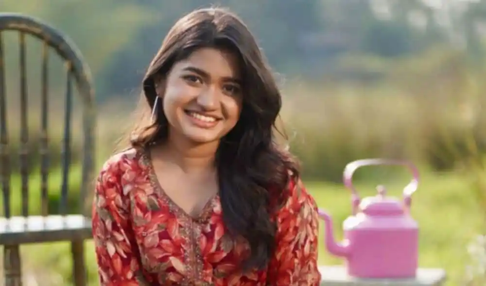 ন্যানসি কন্যার হাসিমুখের ছবি, প্রকৃতি পেছনে. Channel i News - চ্যানেল আই নিউজ