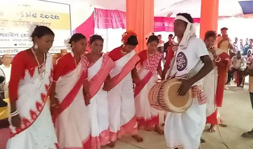 মুণ্ডা-ওঁরাও-খাড়িয়া জনগোষ্ঠীর বাহা উৎসবের পারফরম্যান্স. Channel i News - চ্যানেল আই নিউজ