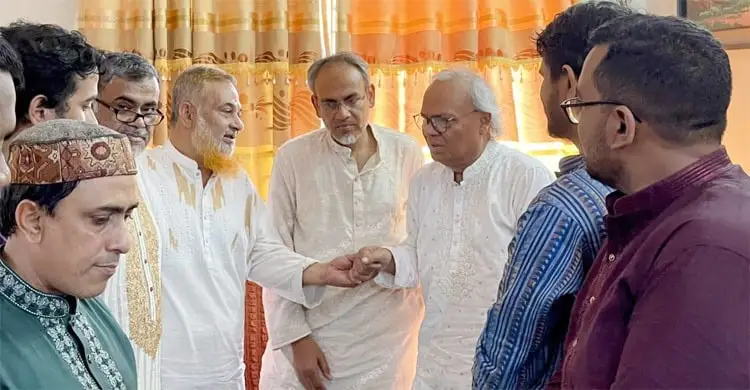 রুহুল কবির রিজভী শহীদ মুগ্ধের বাসায় ঈদ শুভেচ্ছা জানাচ্ছেন. Channel i News - চ্যানেল আই নিউজ