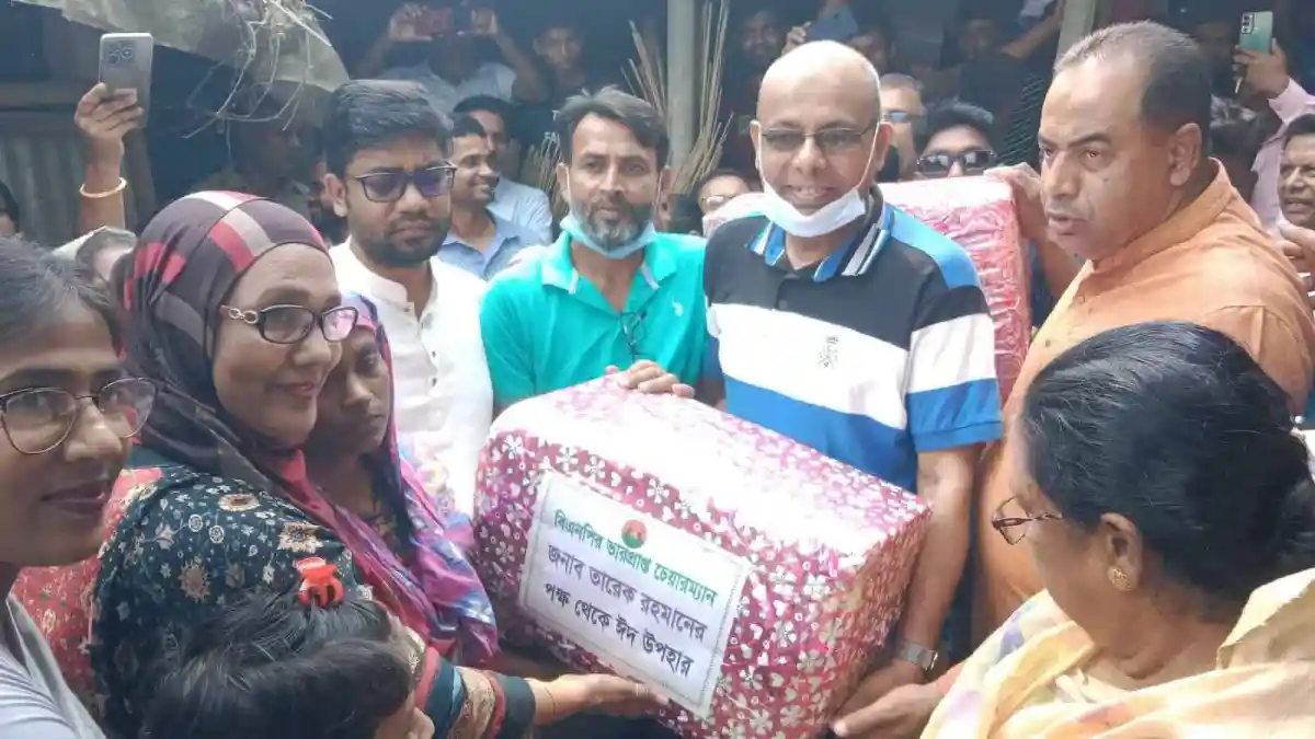 তরিক রহমান শিশু আছিয়ার পরিবারের জন্য ঈদ উপহার পাঠাচ্ছেন. Channel i News - চ্যানেল আই নিউজ
