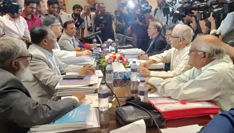 বিএনপি ও কমিশনের সঙ্গে দ্বিতীয় দিনের আলোচনা, আলোচনাসভা. Channel i News - চ্যানেল আই নিউজ