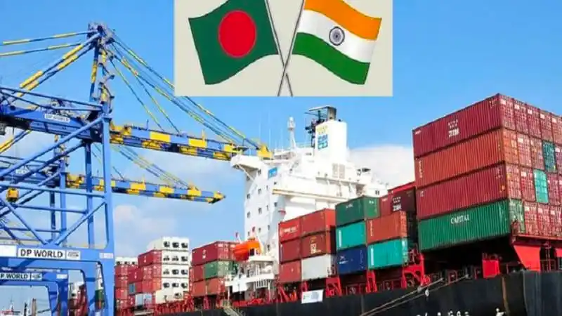 বাংলাদেশ ও ভারতের পতাকা সম্বলিত ছবি, বন্দরে কন্টেইনার ও জাহাজ. Channel i News - চ্যানেল আই নিউজ