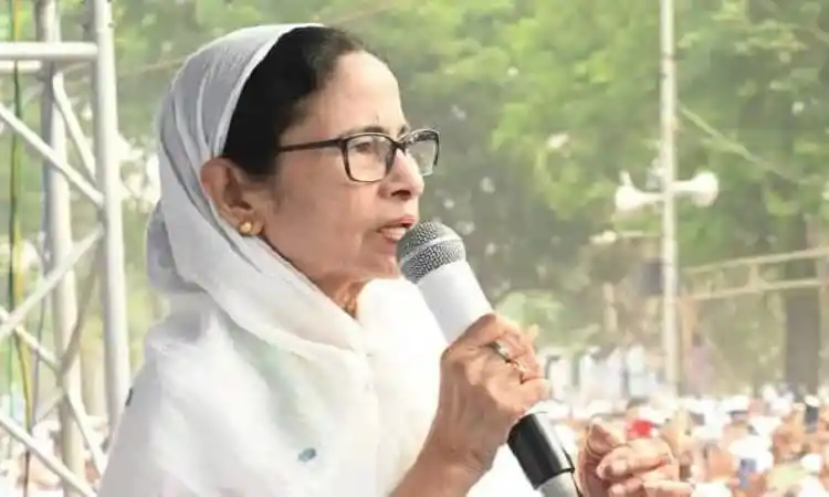 জননেত্রী শেখ হাসিনা ভাষণ দিচ্ছেন, জনসমাগমের মাঝে. Channel i News - চ্যানেল আই নিউজ