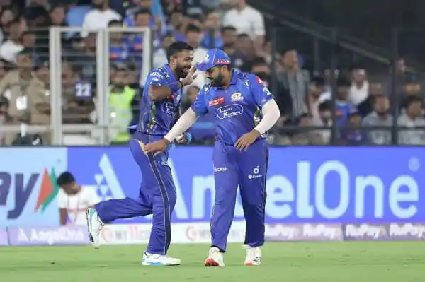 বাংলাদেশ ক্রিকেট দলের দুই খেলোয়াড়ের উল্লাস, মাঠে ম্যাচ চলাকালীন. Channel i News - চ্যানেল আই নিউজ