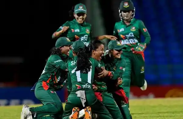 বাংলাদেশ নারী ক্রিকেট দল জেতার পর উল্লাসে মেতে উঠেছে. Channel i News - চ্যানেল আই নিউজ