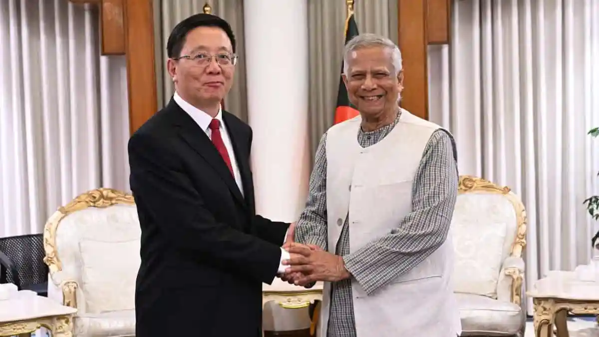 বাংলাদেশ ও চীনের প্রধান উপদেষ্টাদের মধ্যে সৌজন্য সাক্ষাৎ. Channel i News - চ্যানেল আই নিউজ