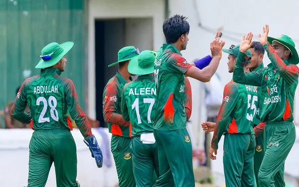বাংলাদেশ ক্রিকেট দলের খেলোয়াড়রা জয়ের উদযাপন করছে. Channel i News - চ্যানেল আই নিউজ