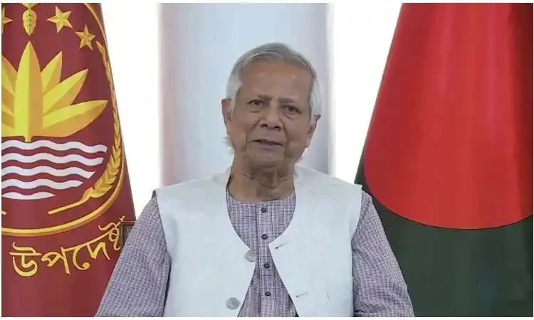 প্রধান উপদেষ্টা কাতার যাচ্ছেন, বাংলাদেশ ও কাতার পতাকা পেছনে. Channel i News - চ্যানেল আই নিউজ