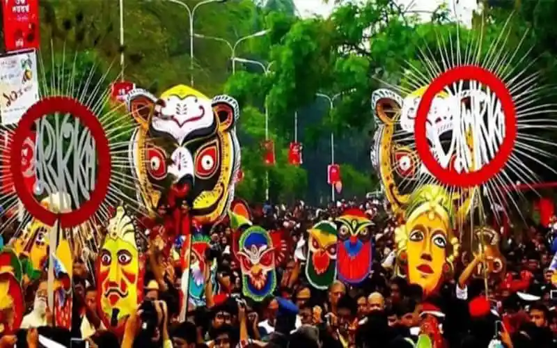 বৈশাখী উৎসবের শোভাযাত্রায় বিভিন্ন মুখোশ ও প্রতিমা. Channel i News - চ্যানেল আই নিউজ