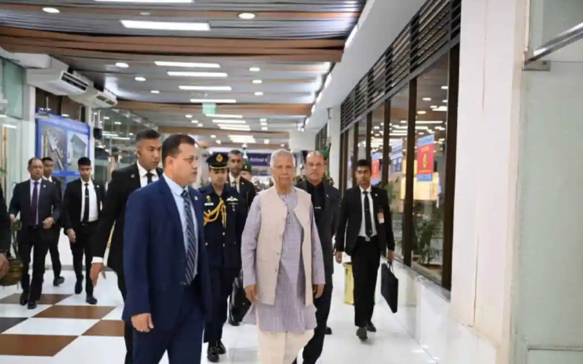 প্রধান উপদেষ্টা ও তার সফরসঙ্গীরা ঢাকা থেকে থাইল্যান্ডের উদ্দেশে রওনা দেন. Channel i News - চ্যানেল আই নিউজ