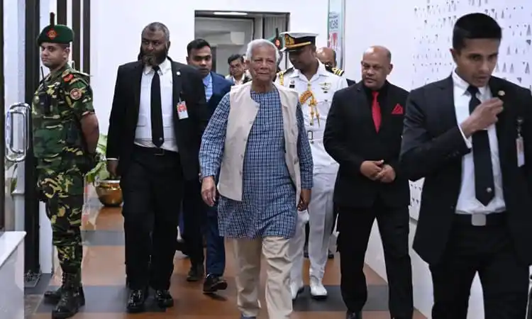 প্রধান উপদেষ্টা দেশে ফিরেছেন, বিমানবন্দরে স্বাগত জানানো হচ্ছে. Channel i News - চ্যানেল আই নিউজ