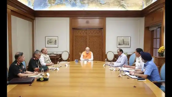 ভারতের প্রধানমন্ত্রী মোদি কাশ্মীরের পরিস্থিতি নিয়ে আলোচনা করছেন।. Channel i News - চ্যানেল আই নিউজ