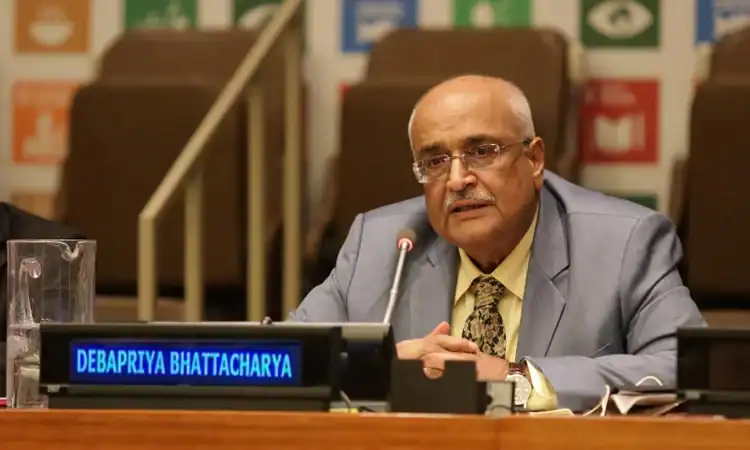 ড. দেবপ্রিয় বক্তৃতা দিচ্ছেন, আন্তর্জাতিক সম্মেলনে অংশগ্রহণ. Channel i News - চ্যানেল আই নিউজ