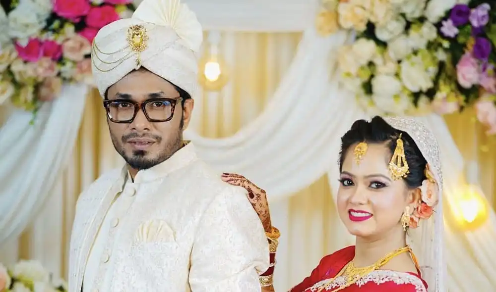 বিবাহের অনুষ্ঠানে জামিল হোসেন ও তার স্ত্রী সুন্দর পোশাকে. Channel i News - চ্যানেল আই নিউজ