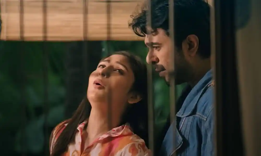 দর্শকদের জন্য নাটকের একটি গুরুত্বপূর্ণ মুহূর্তের দৃশ্য. Channel i News - চ্যানেল আই নিউজ