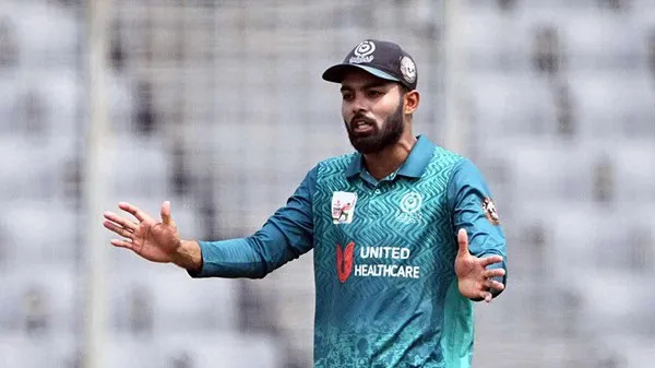 ক্রিকেট খেলোয়াড় হৃদয় মাঠে ব্যাটিং প্রস্তুত. Channel i News - চ্যানেল আই নিউজ
