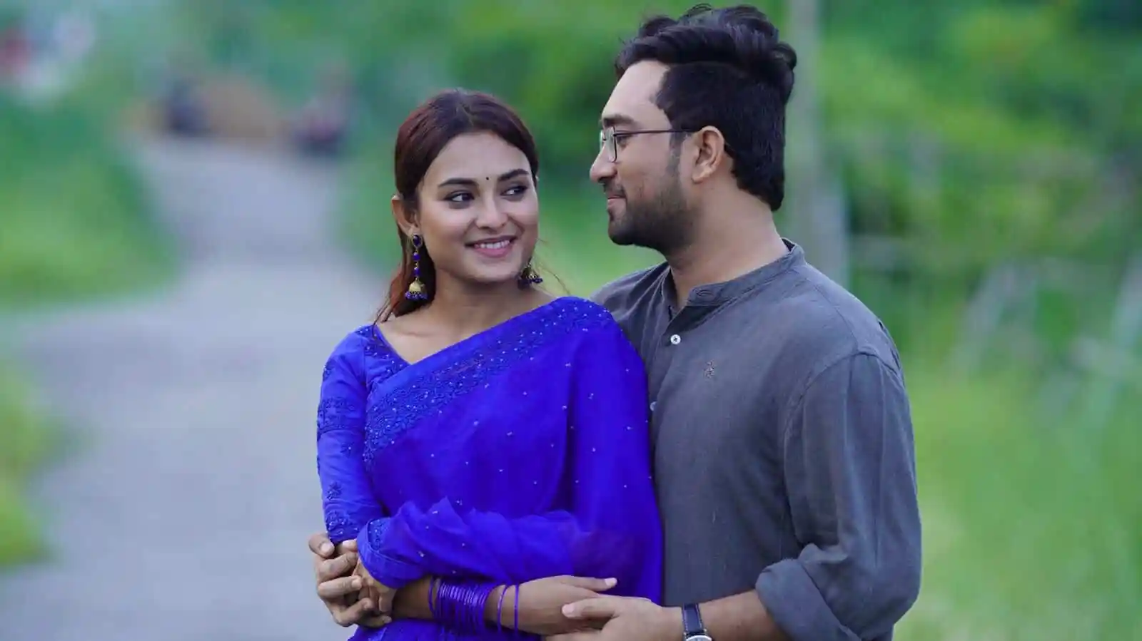জোভান ও তটিনী নাটকের আইটেম গানে টয়া, প্রেমের মুহূর্তে. Channel i News - চ্যানেল আই নিউজ