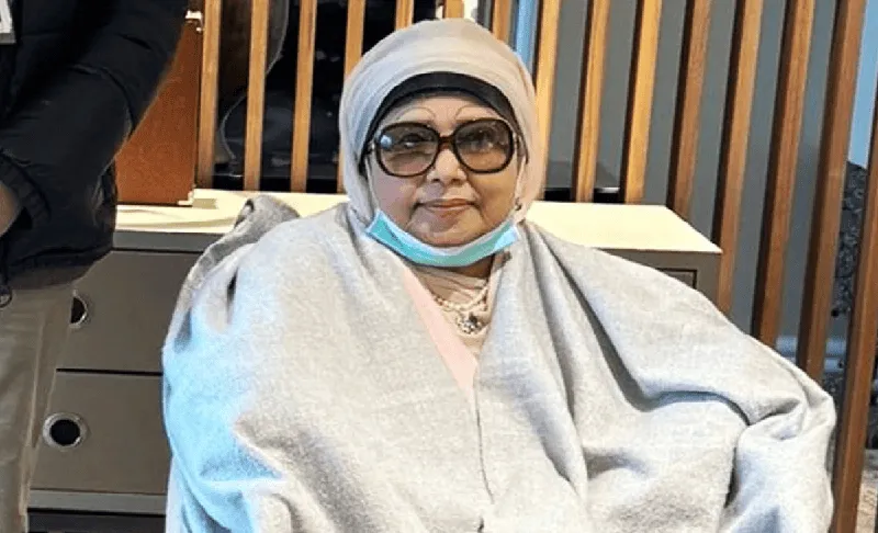 খালেদা জিয়া উন্নত চিকিৎসা নিয়ে দেশে ফিরছেন, হাস্যোজ্জ্বল মুখে।. Channel i News - চ্যানেল আই নিউজ