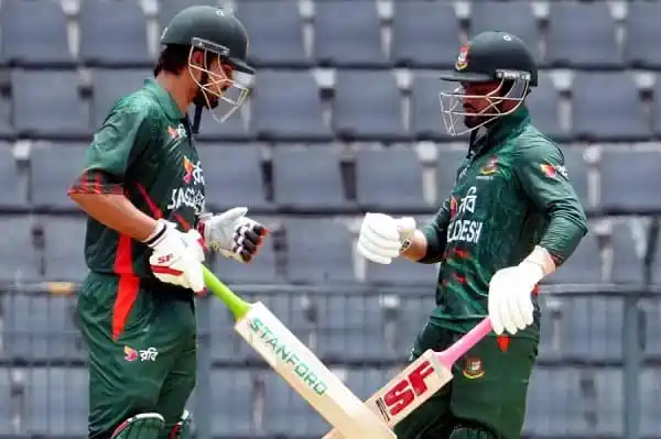 বাংলাদেশের ক্রিকেটাররা মাঠে প্রস্তুত, ব্যাট হাতে প্রস্তুতি নিচ্ছেন।. Channel i News - চ্যানেল আই নিউজ