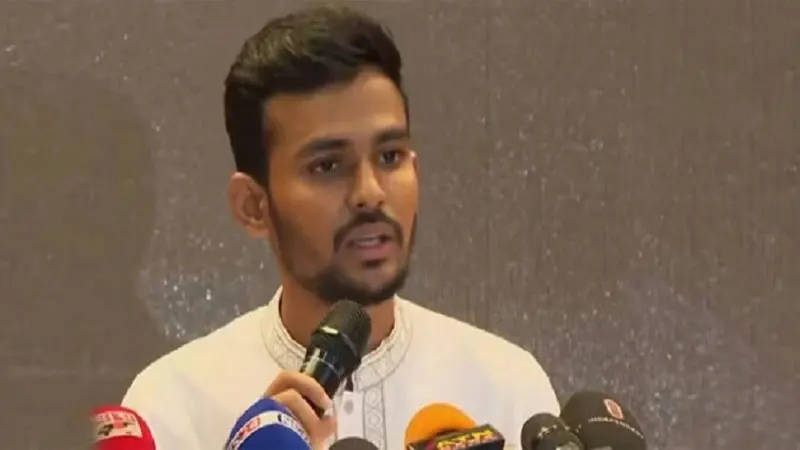 উপদেষ্টা আসিফ দুর্নীতির অভিযোগের বিষয়ে বক্তব্য দিচ্ছেন. Channel i News - চ্যানেল আই নিউজ