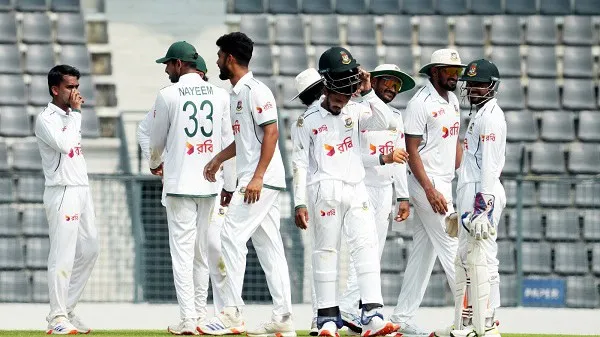 বাংলাদেশ ক্রিকেট দলের খেলোয়াড়রা মাঠে প্রস্তুতি নিচ্ছেন।. Channel i News - চ্যানেল আই নিউজ