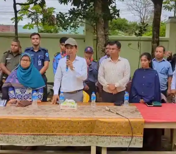 রাঙ্গামাটিতে পাহাড় ধসের শঙ্কায় সতর্কতা জারি, স্থানীয় প্রশাসনের সভা।. Channel i News - চ্যানেল আই নিউজ