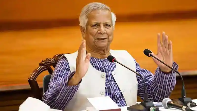 প্রধান উপদেষ্টা নিরাপত্তা পরিস্থিতি নিয়ে আলোচনা করছেন. Channel i News - চ্যানেল আই নিউজ