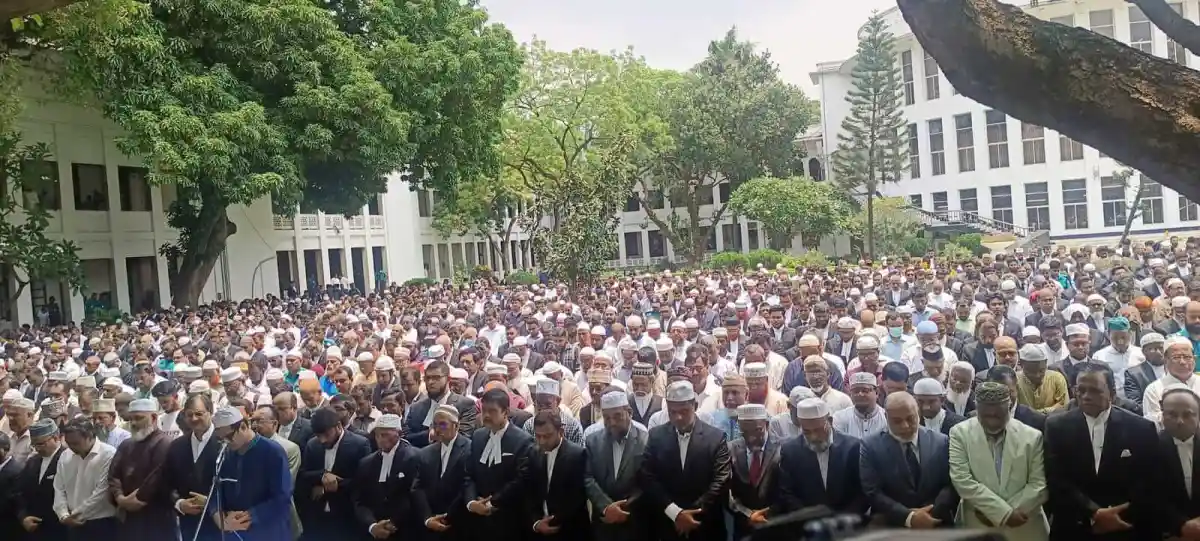সুপ্রিম কোর্টের ইনার গার্ডেনে ব্যারিস্টার রাজ্জাকের জানাজা অনুষ্ঠিত. Channel i News - চ্যানেল আই নিউজ
