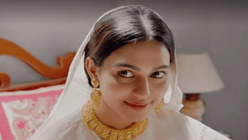 নুসরাত ফারিয়া হাসিমুখে, বাংলার জনপ্রিয় নায়িকা. Channel i News - চ্যানেল আই নিউজ