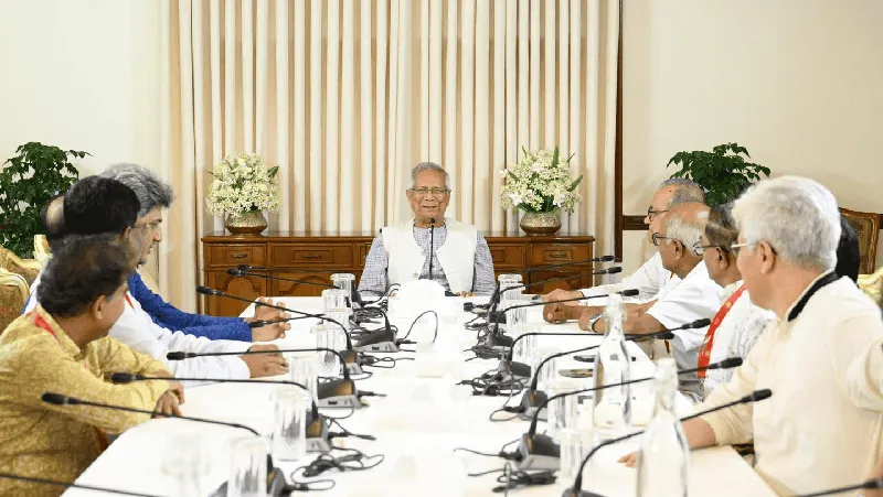 রাজনৈতিক নেতারা যমুনায় প্রধান উপদেষ্টার সঙ্গে বৈঠক করছেন. Channel i News - চ্যানেল আই নিউজ